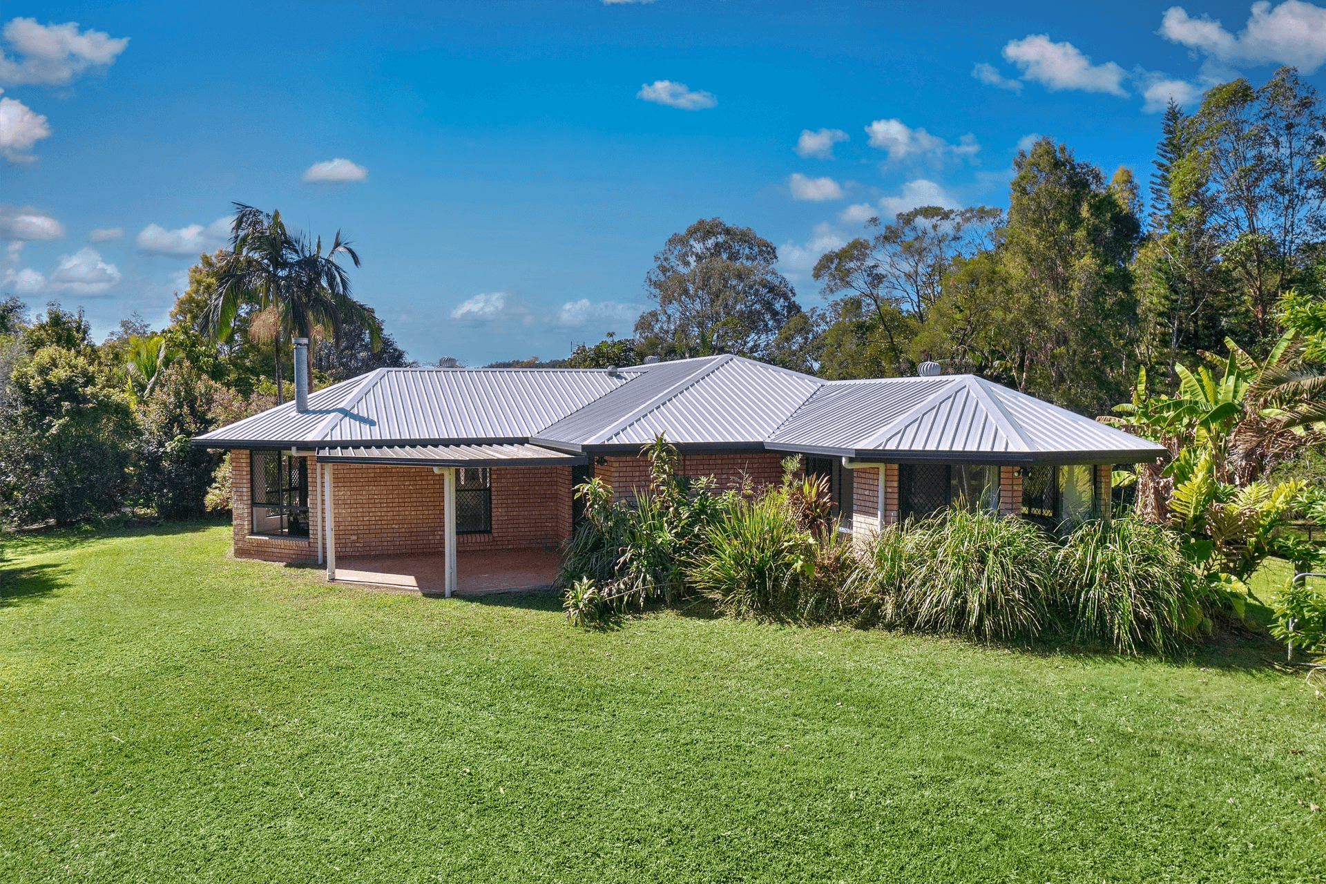 28 Sugar Gum Drive, Mooloolah Valley, QLD 4553