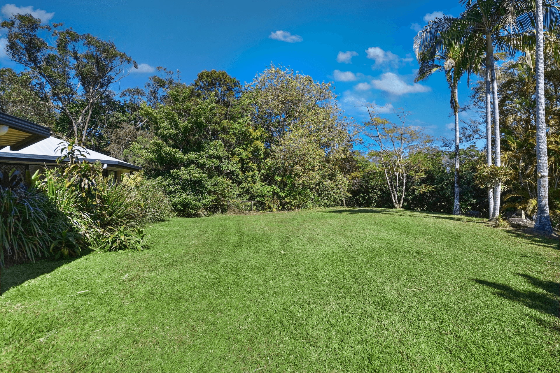 28 Sugar Gum Drive, Mooloolah Valley, QLD 4553