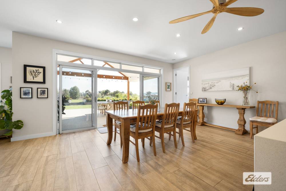 64 Whitestone Place, West Wodonga, VIC 3690
