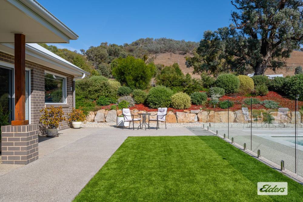 64 Whitestone Place, West Wodonga, VIC 3690