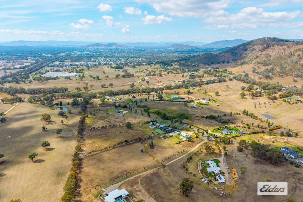 64 Whitestone Place, West Wodonga, VIC 3690