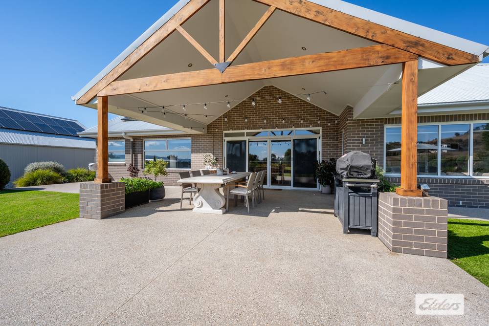 64 Whitestone Place, West Wodonga, VIC 3690