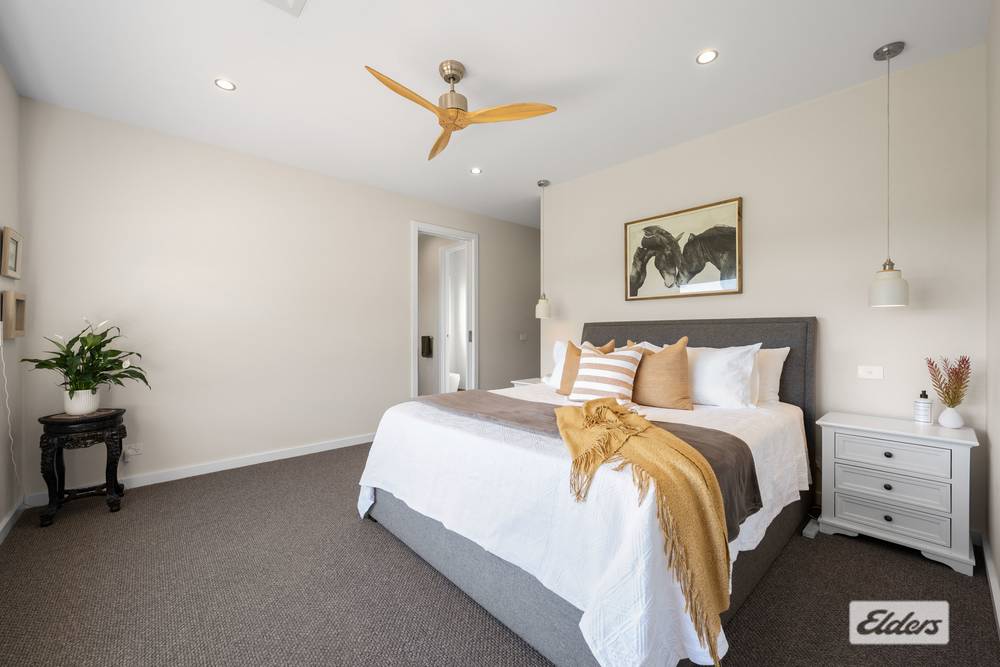 64 Whitestone Place, West Wodonga, VIC 3690