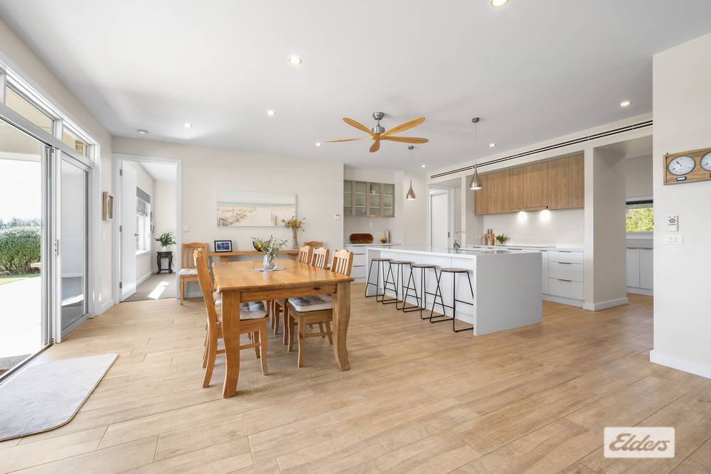 64 Whitestone Place, West Wodonga, VIC 3690