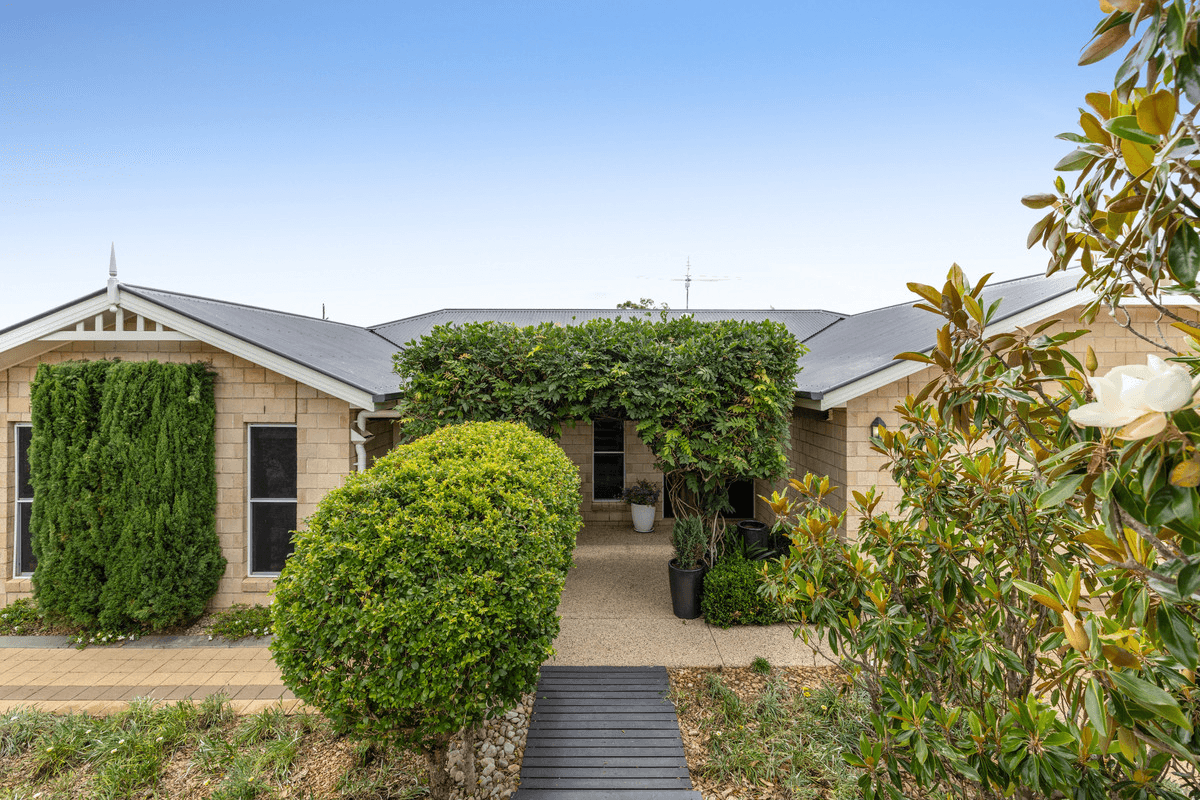 11 Jenna Court, Highfields, QLD 4352