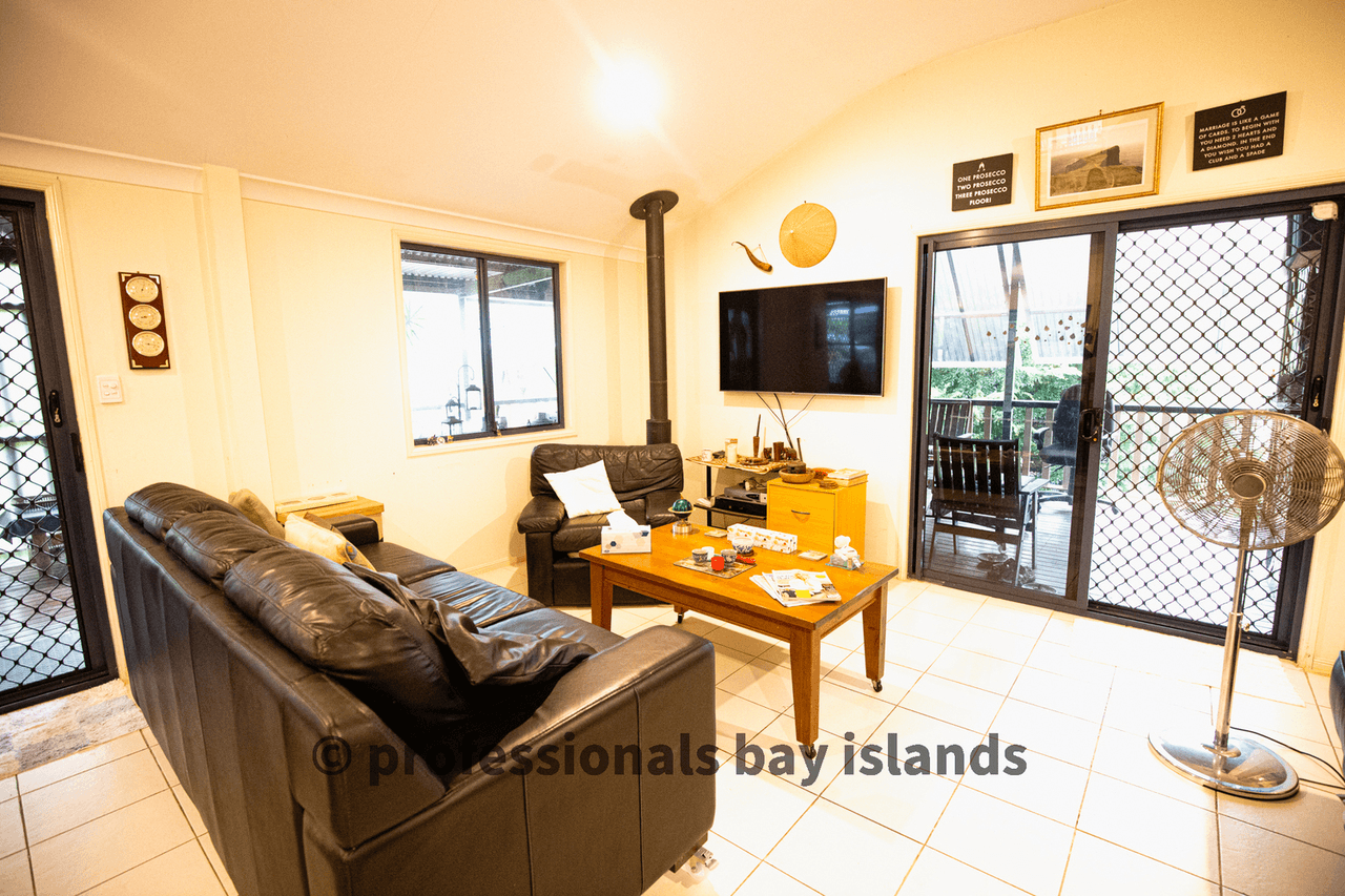 7 Sentosa Terrace, Macleay Island, QLD 4184