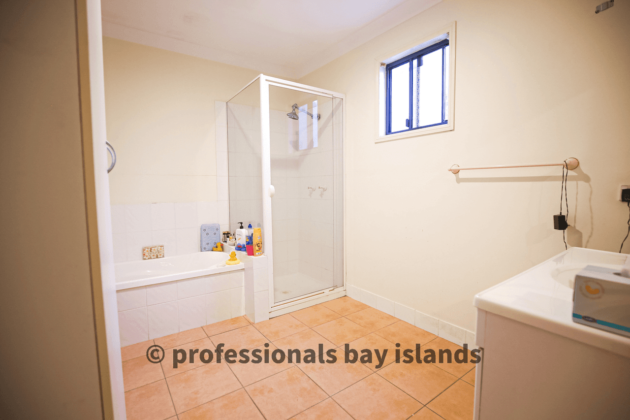 7 Sentosa Terrace, Macleay Island, QLD 4184