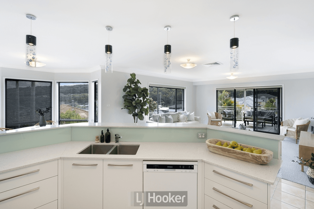 24 Desreaux Close, ELEEBANA, NSW 2282