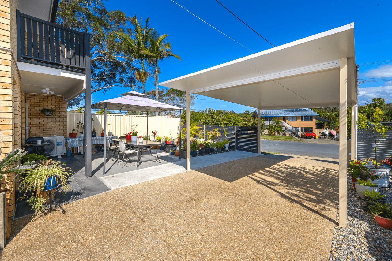 1/221 Government Road, LABRADOR, QLD 4215