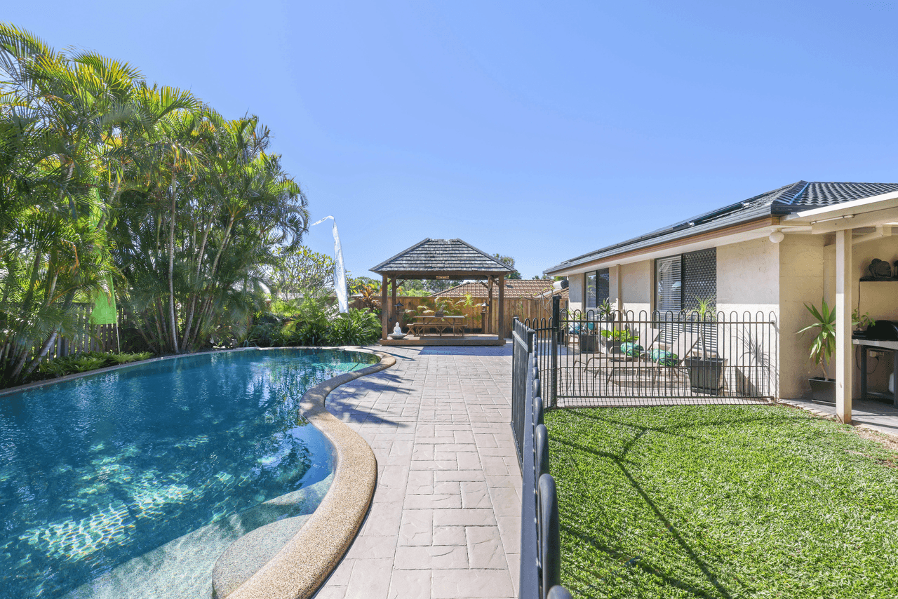 3 Sparford Close, MUDGEERABA, QLD 4213