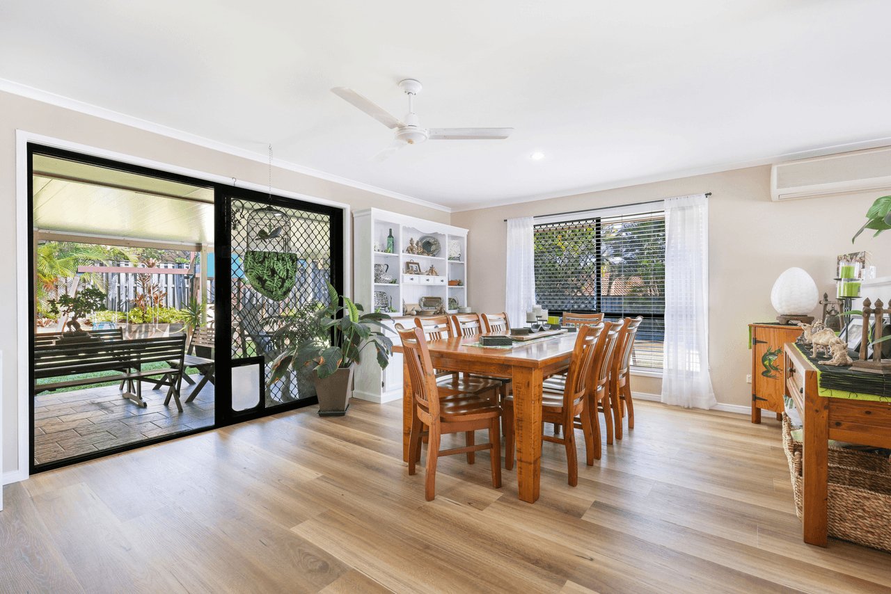 3 Sparford Close, MUDGEERABA, QLD 4213