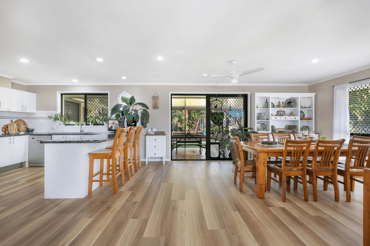 3 Sparford Close, MUDGEERABA, QLD 4213