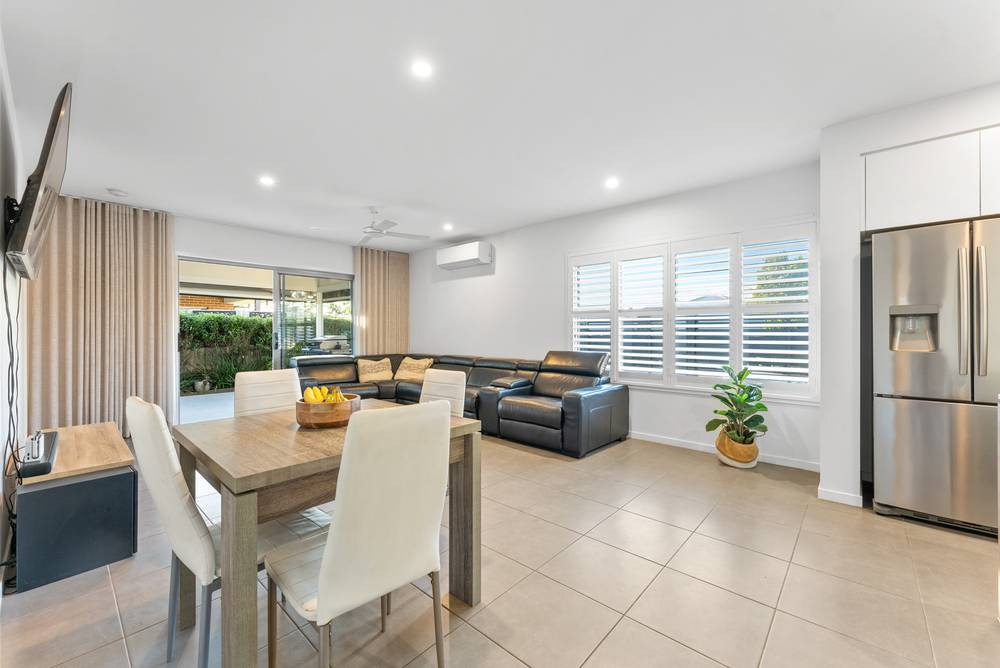 10 Meadows Boulevard, STRATHPINE, QLD 4500