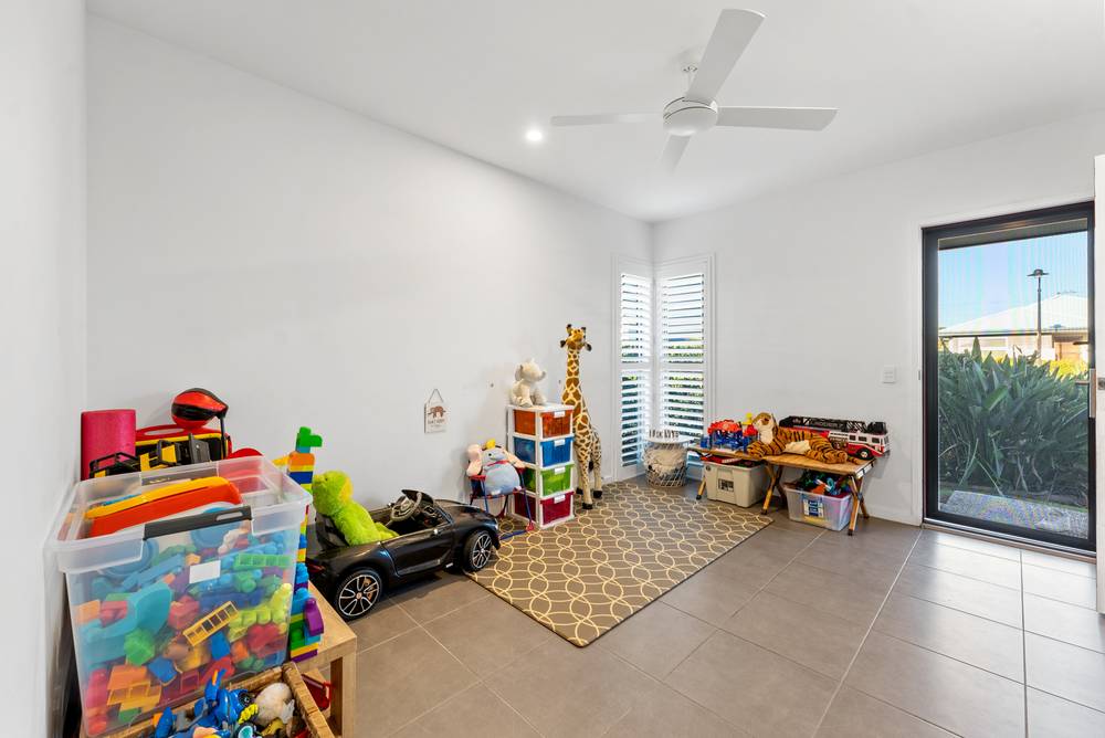 10 Meadows Boulevard, STRATHPINE, QLD 4500