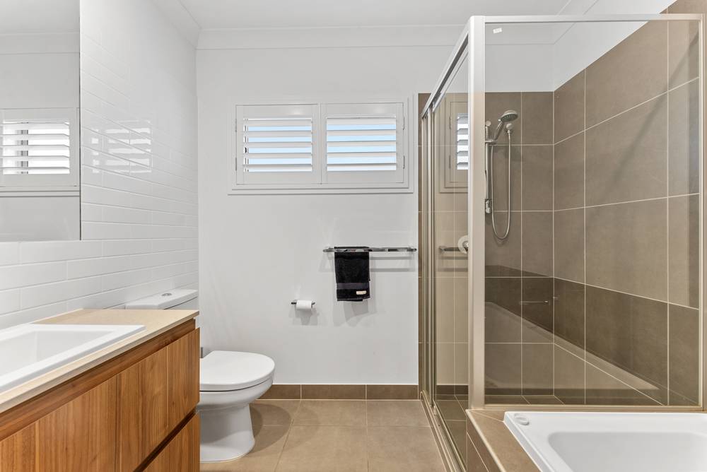 10 Meadows Boulevard, STRATHPINE, QLD 4500