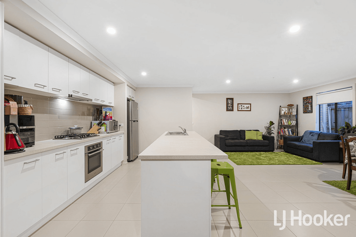 12 Stanmore Crescent, WYNDHAM VALE, VIC 3024