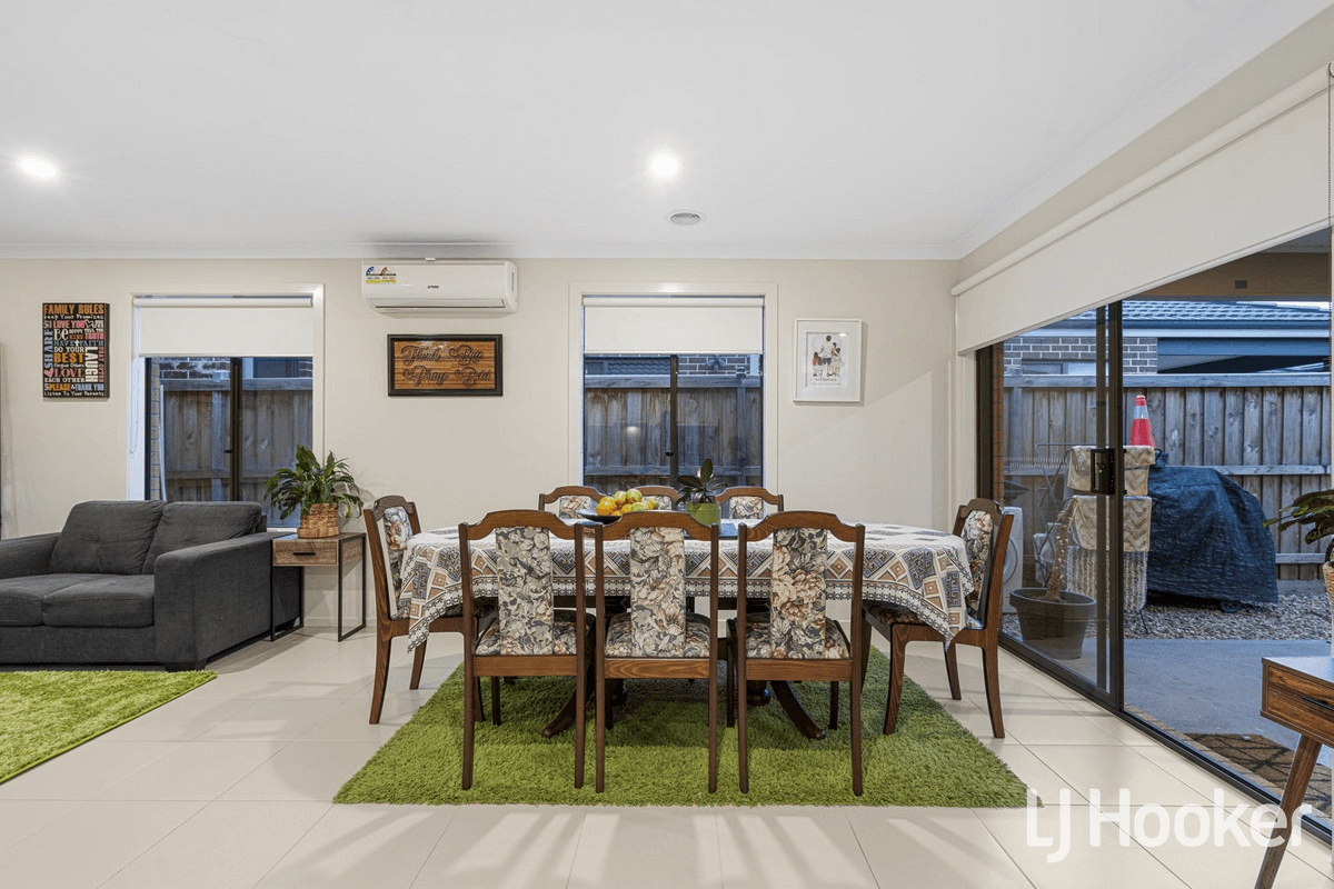 12 Stanmore Crescent, WYNDHAM VALE, VIC 3024