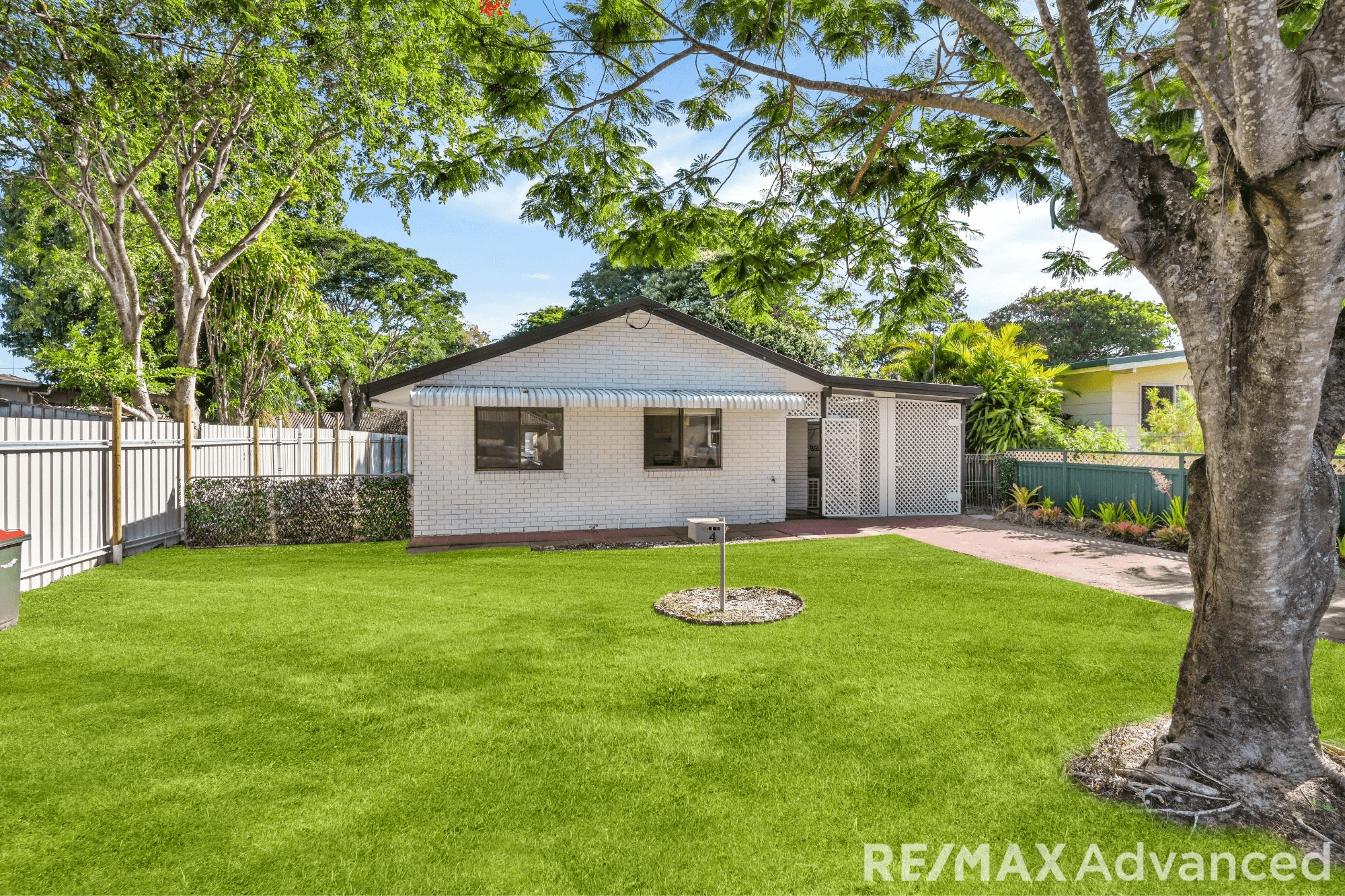 4 Arvon Avenue, Beachmere, QLD 4510