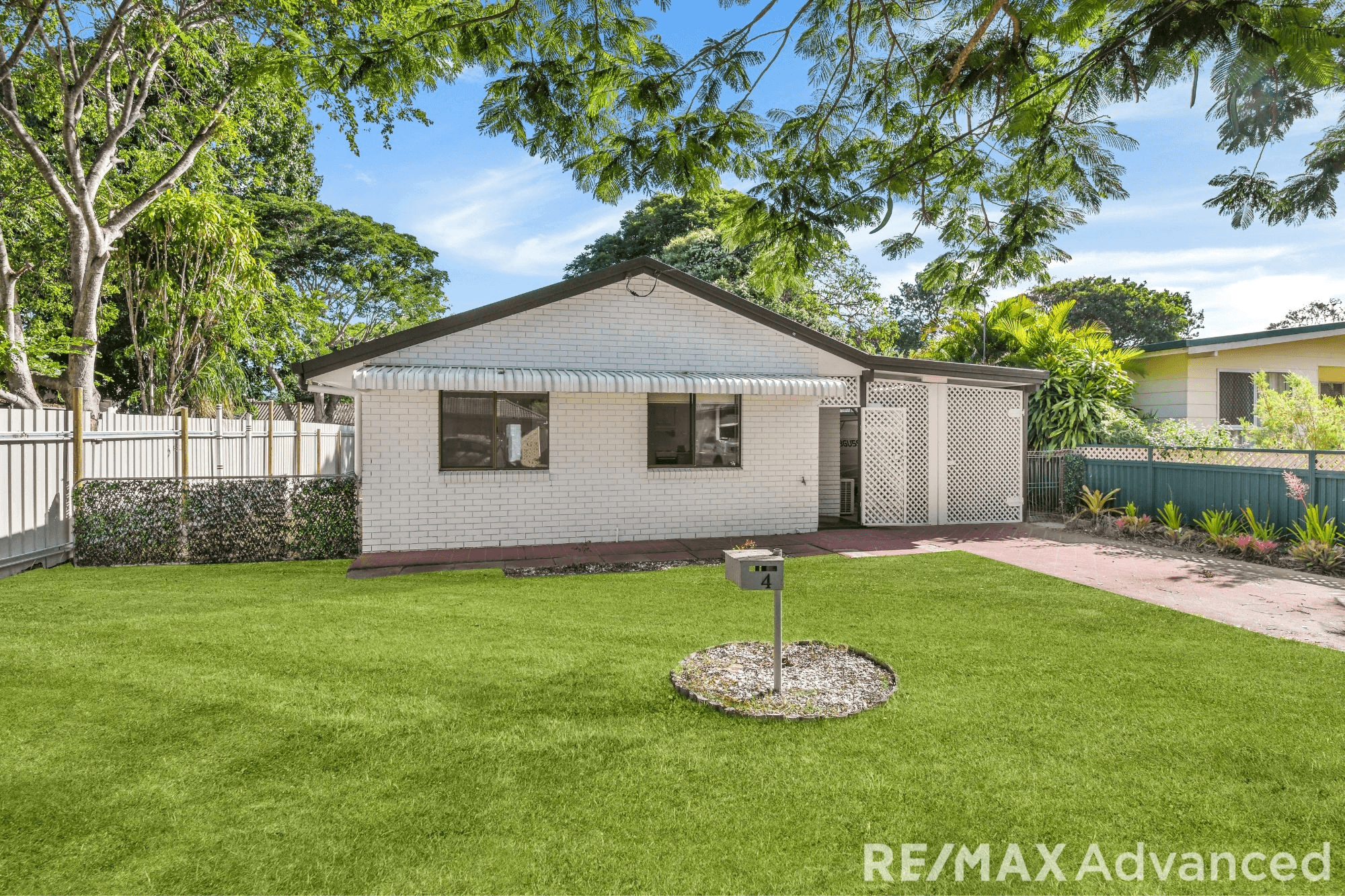 4 Arvon Avenue, Beachmere, QLD 4510