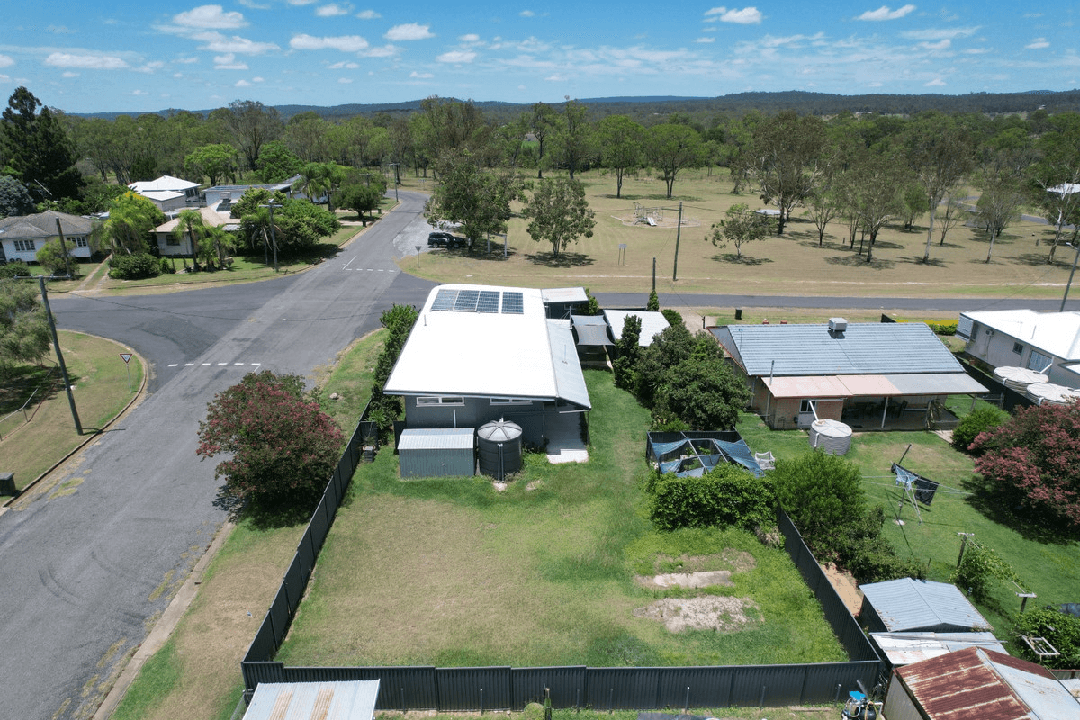 18 Mitchell Street, Monto, QLD 4630