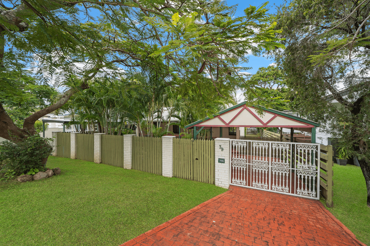 39  Bradley Road, CLONTARF, QLD 4019