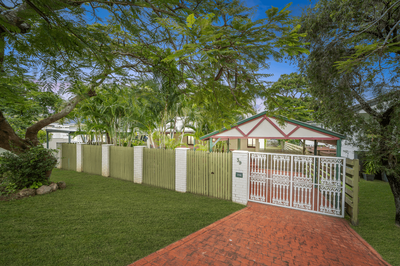 39  Bradley Road, CLONTARF, QLD 4019