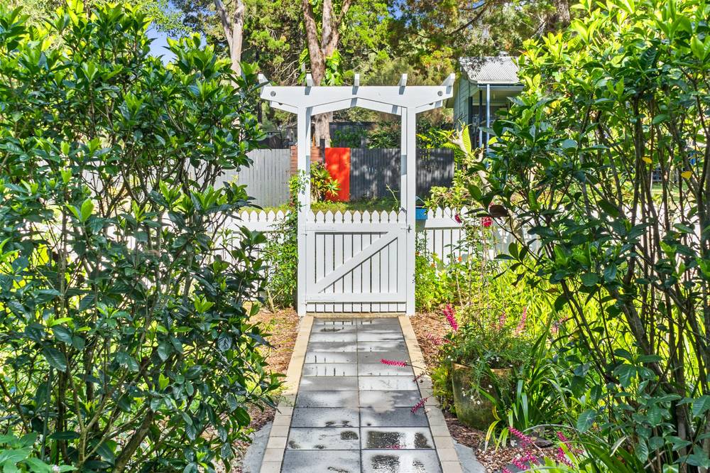 13 Eumina Street, Macleay Island, QLD 4184
