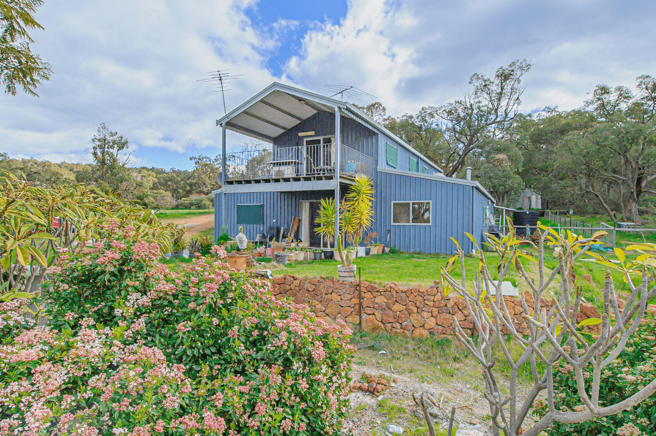 132 Almond Avenue, BAKERS HILL, WA 6562