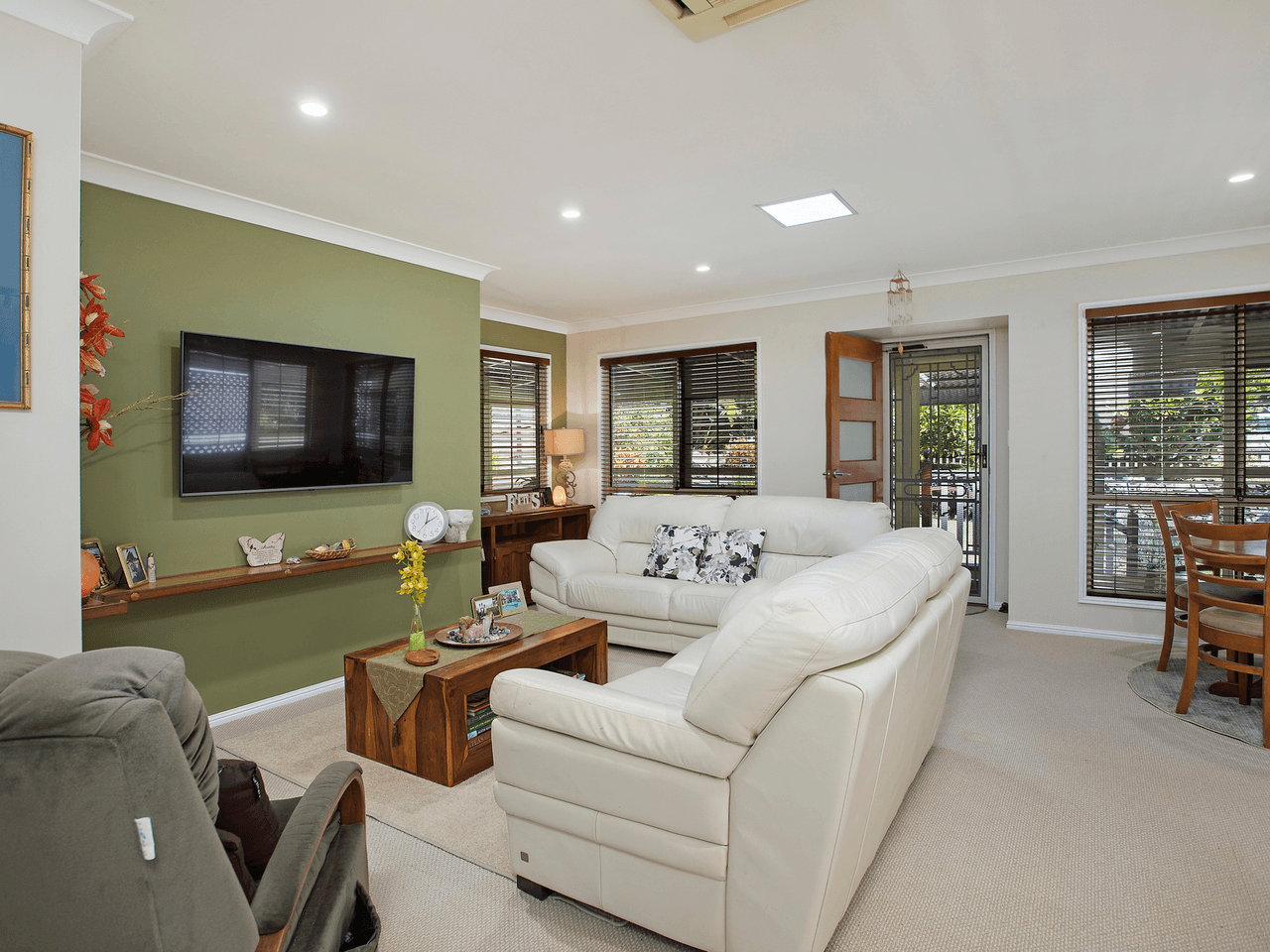 55 Kinabalu Drive, TAMBORINE MOUNTAIN, QLD 4272