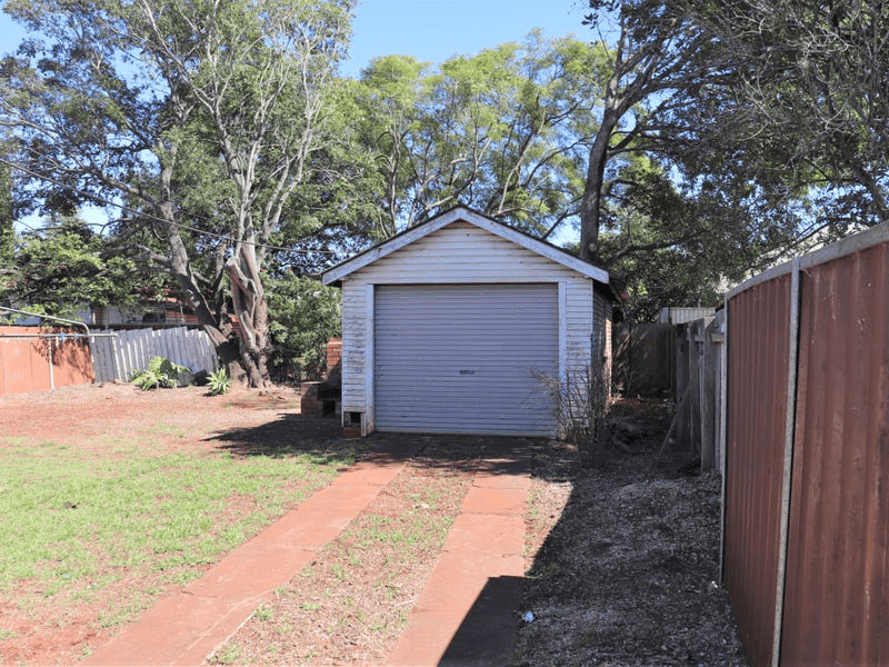 145-147 Anzac Avenue, HARRISTOWN, QLD 4350