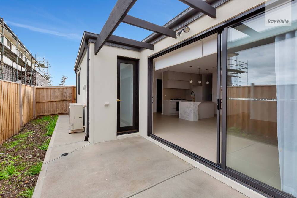 9 Moonstone Road, DONNYBROOK, VIC 3064