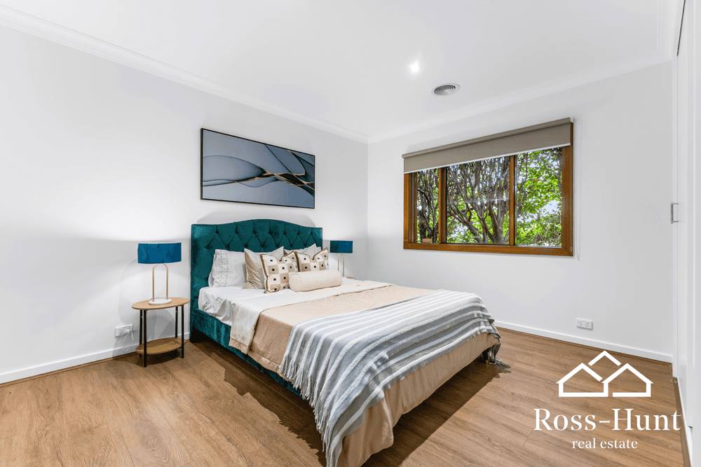 25 Casey Drive, BERWICK, VIC 3806