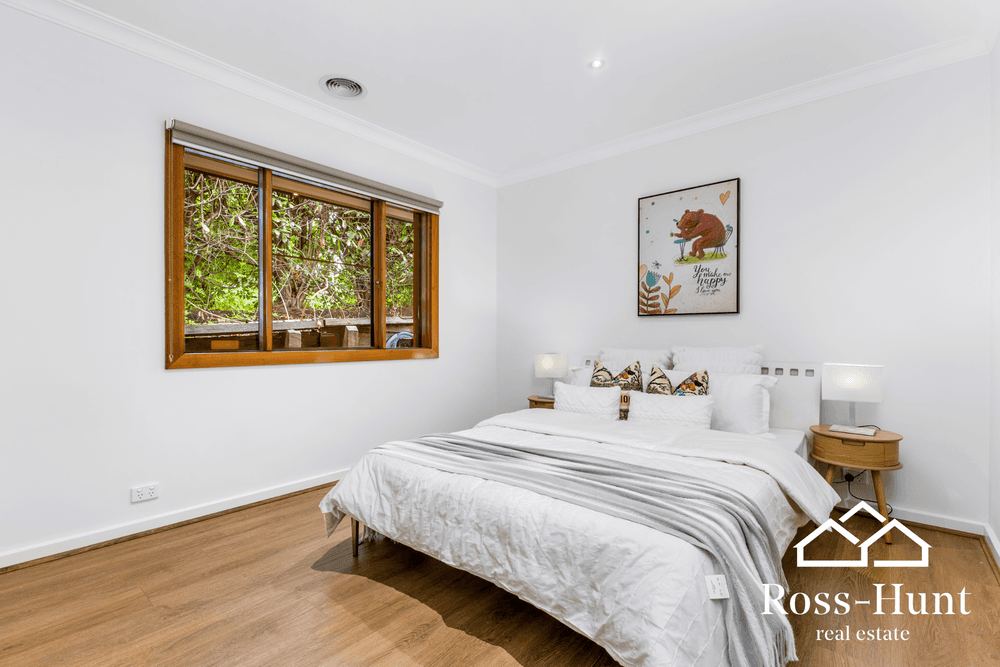25 Casey Drive, BERWICK, VIC 3806