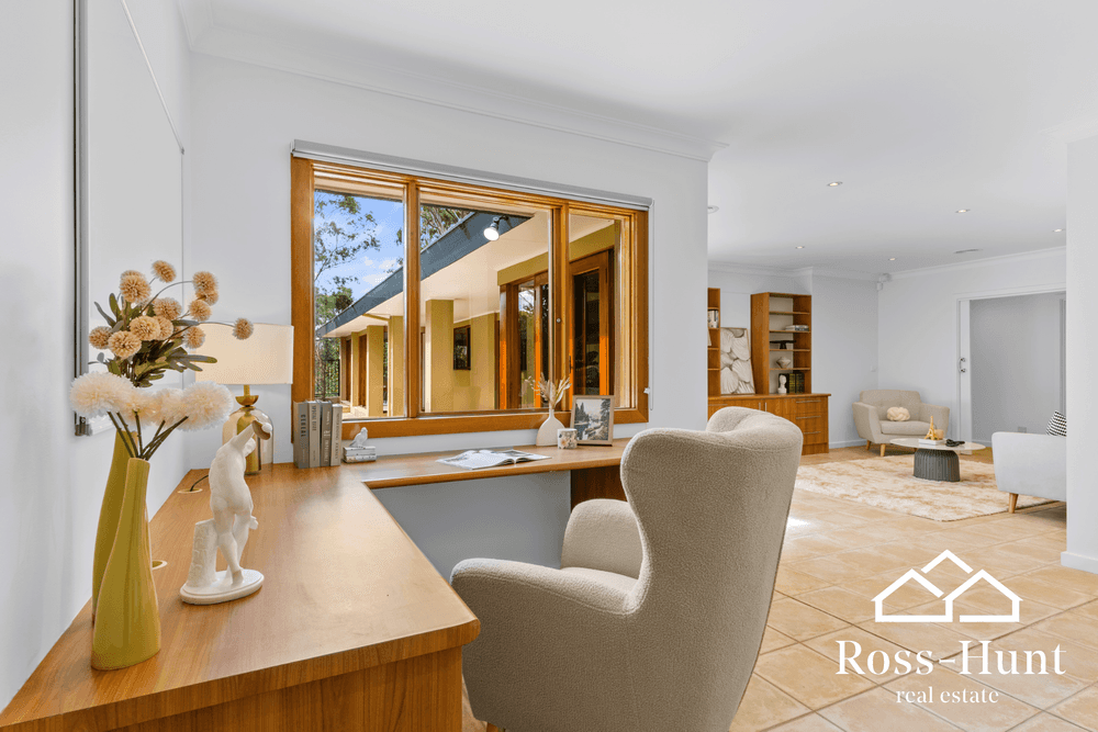 25 Casey Drive, BERWICK, VIC 3806