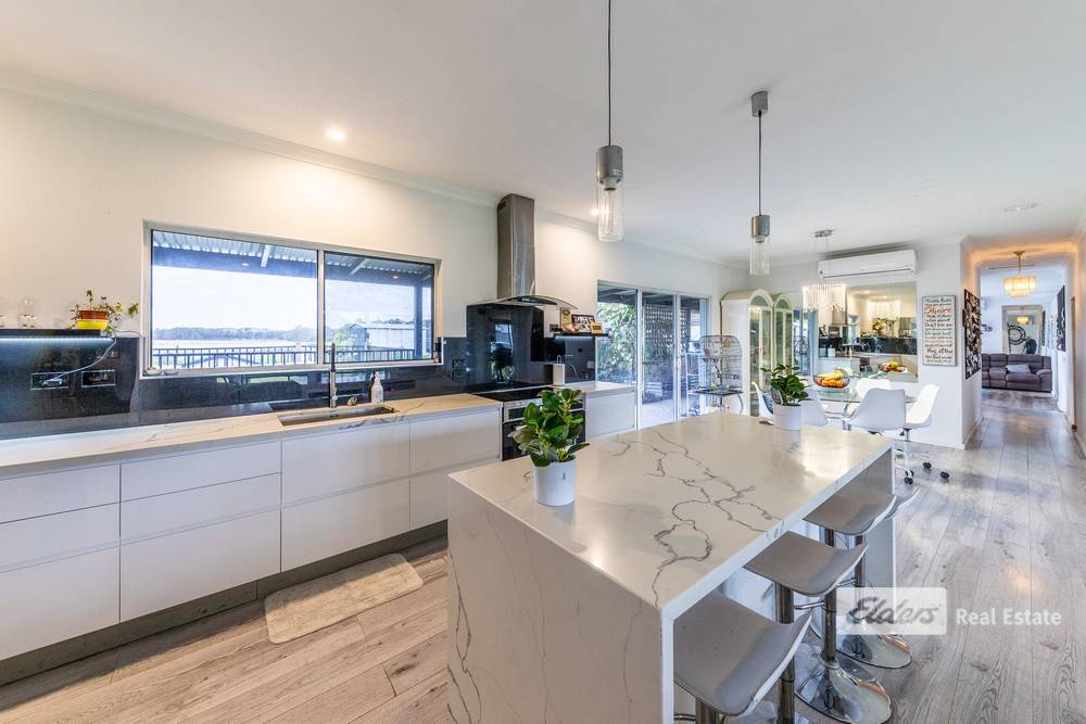 4 Crown Ridge Avenue, Newlands Arm, VIC 3875