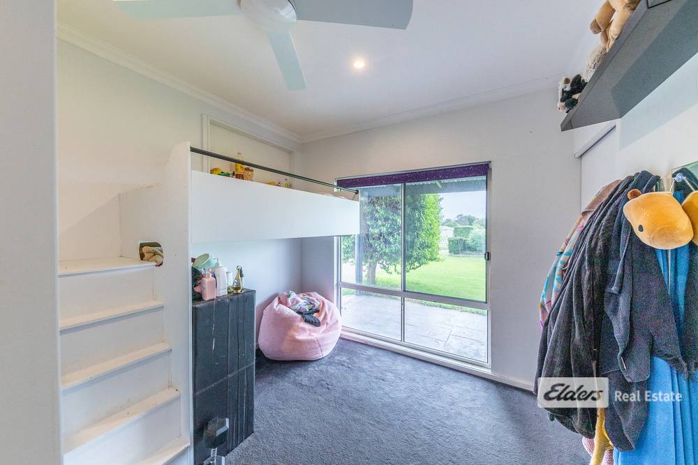 4 Crown Ridge Avenue, Newlands Arm, VIC 3875