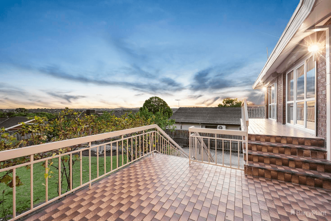 4 Civic Drive, GREENSBOROUGH, VIC 3088