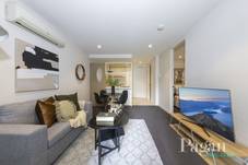 1802/33 Mackenzie Street, Melbourne, VIC 3000