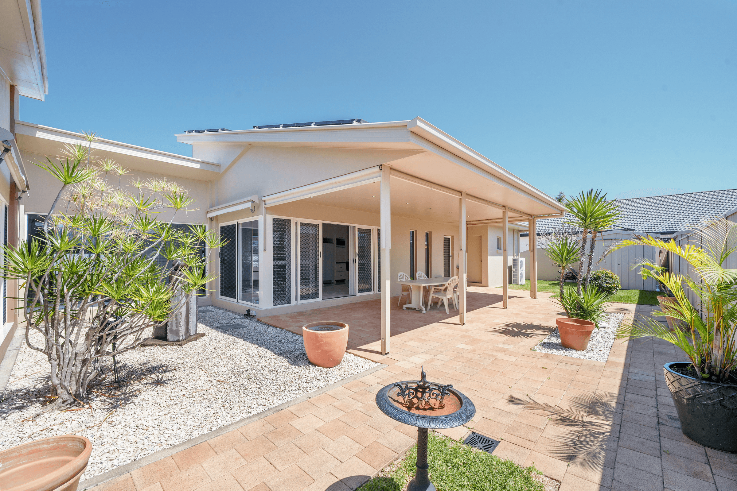 2 Eva Court, NEWPORT, QLD 4020