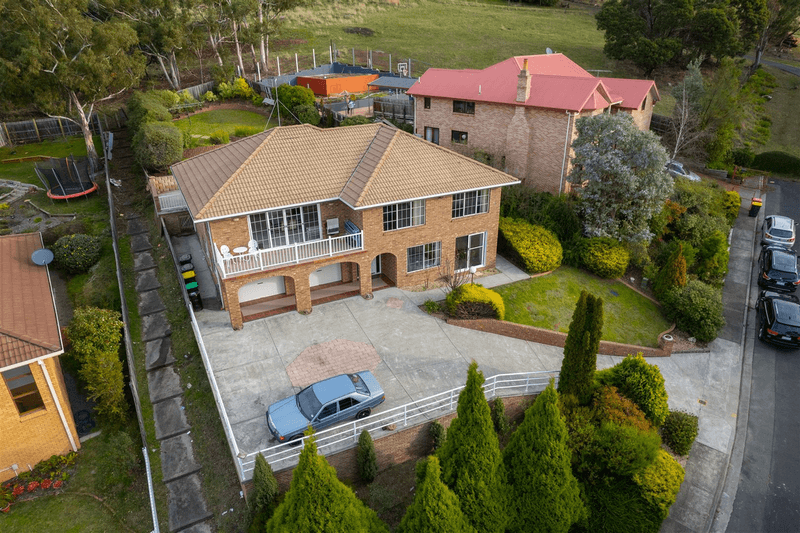 18 Jabez Crescent, LENAH VALLEY, TAS 7008