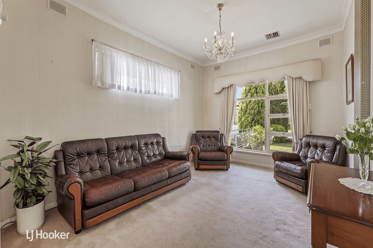 9 Crompton Drive, WATTLE PARK, SA 5066