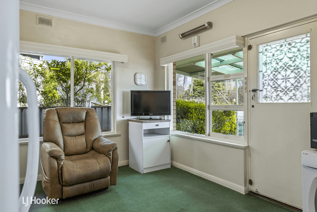 9 Crompton Drive, WATTLE PARK, SA 5066