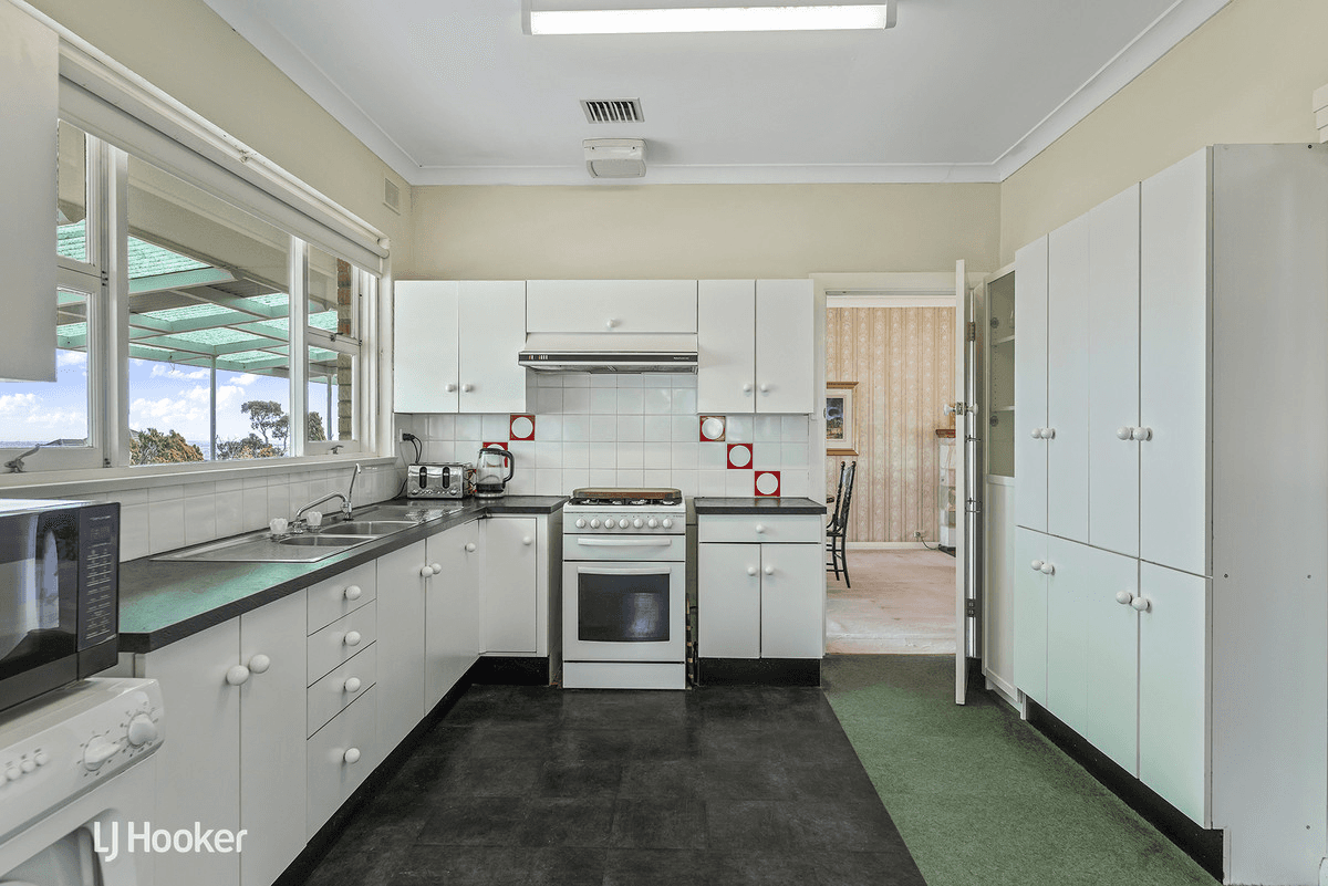 9 Crompton Drive, WATTLE PARK, SA 5066