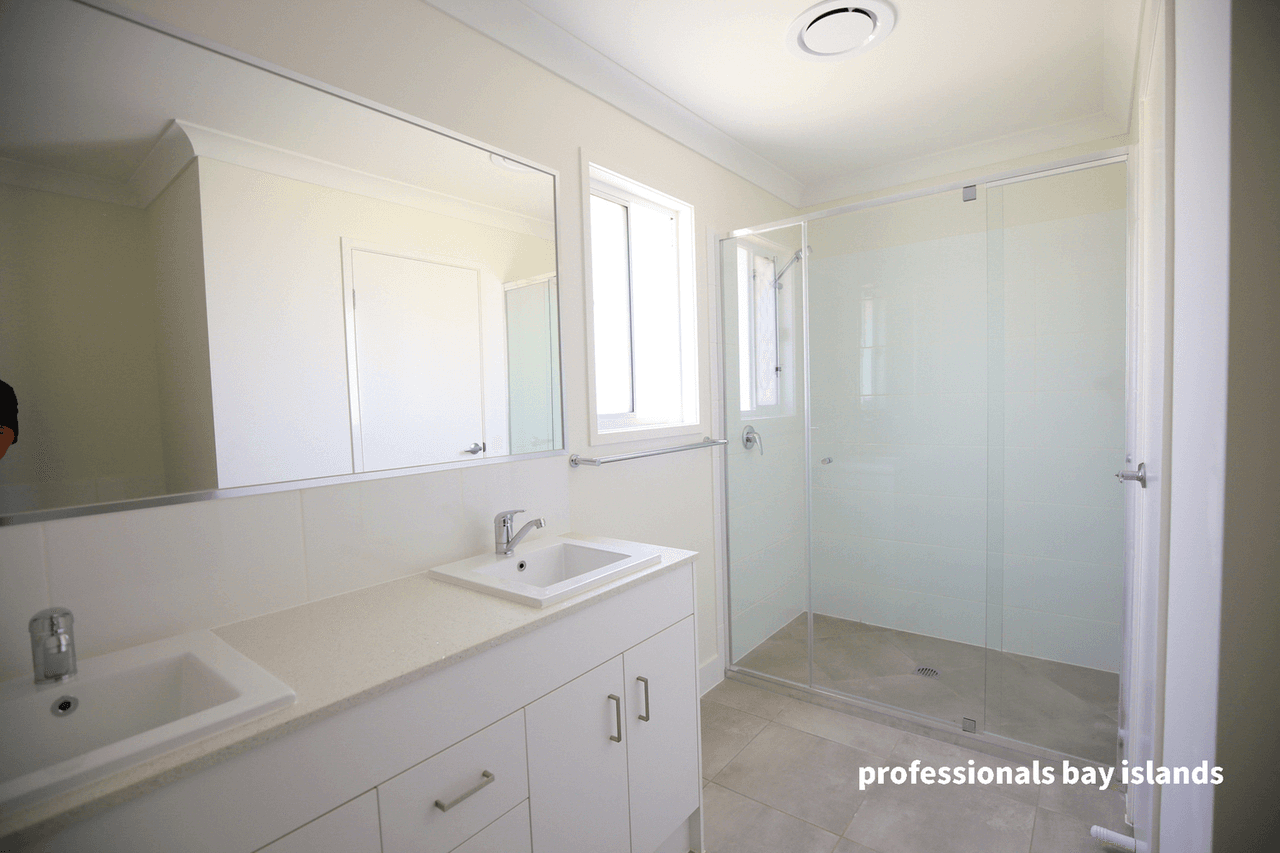 3 Lindwall Street, Russell Island, QLD 4184