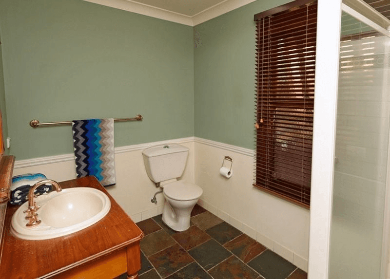 28 Missouri Avenue, Tolland, NSW 2650