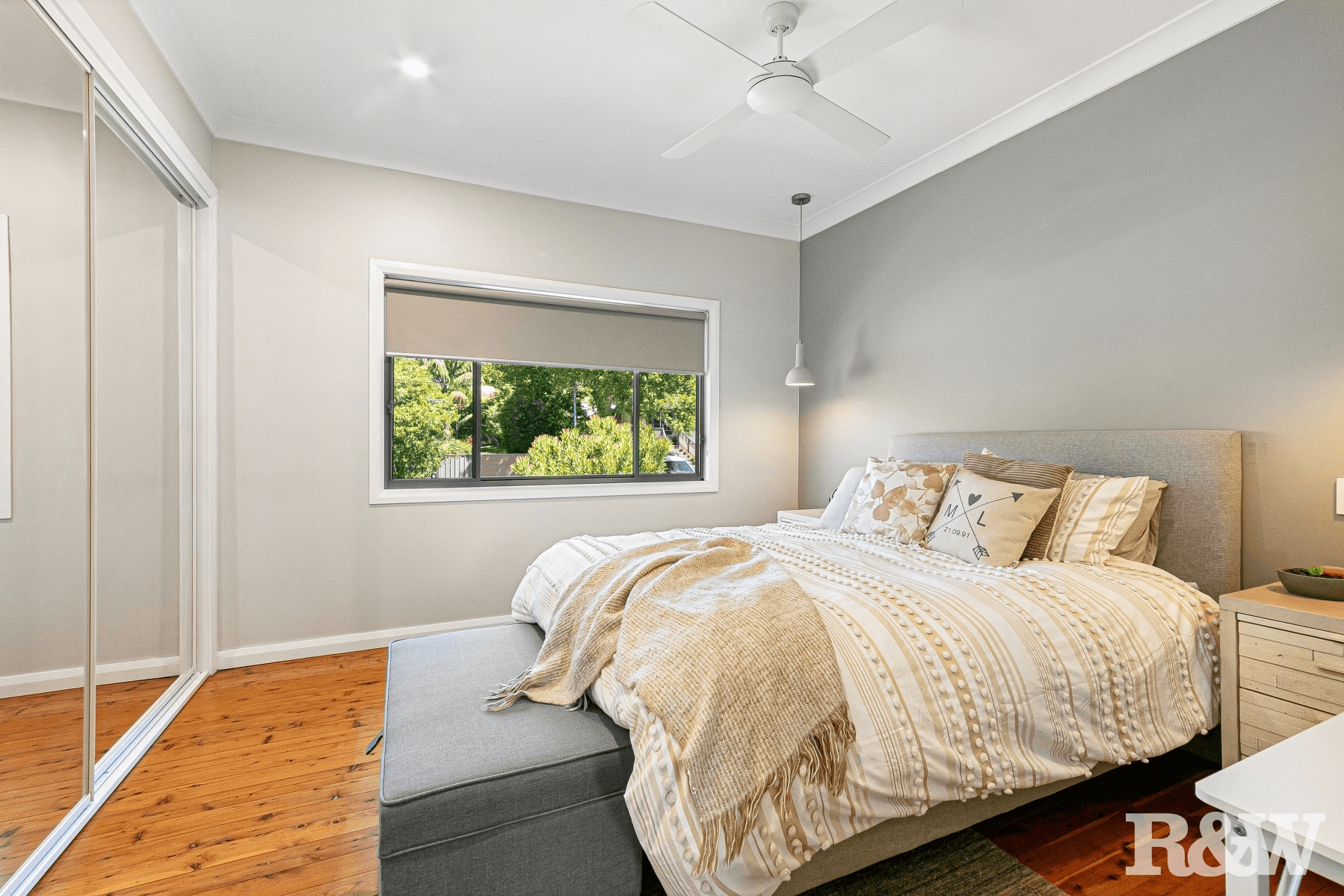 5 Welwyn Grove, Point Clare, NSW 2250