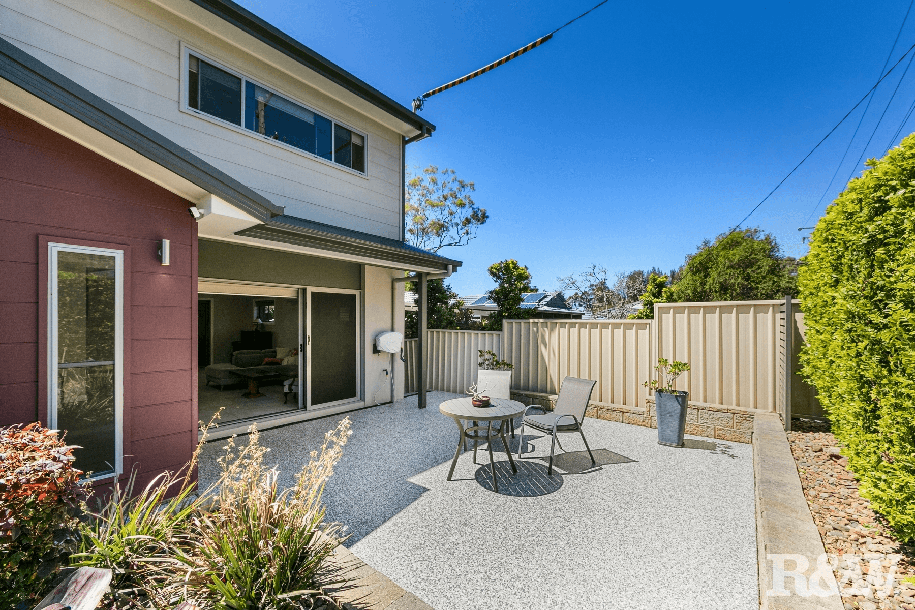 5 Welwyn Grove, Point Clare, NSW 2250