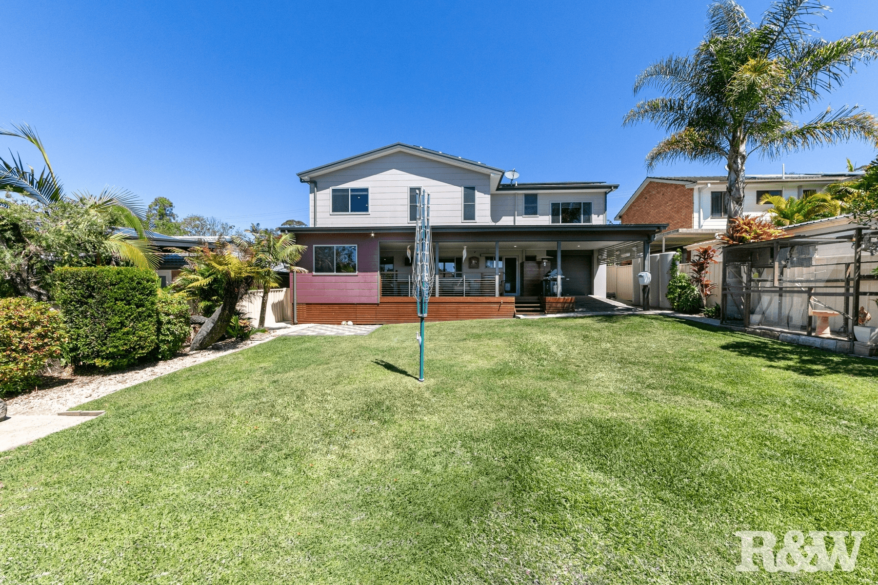 5 Welwyn Grove, Point Clare, NSW 2250