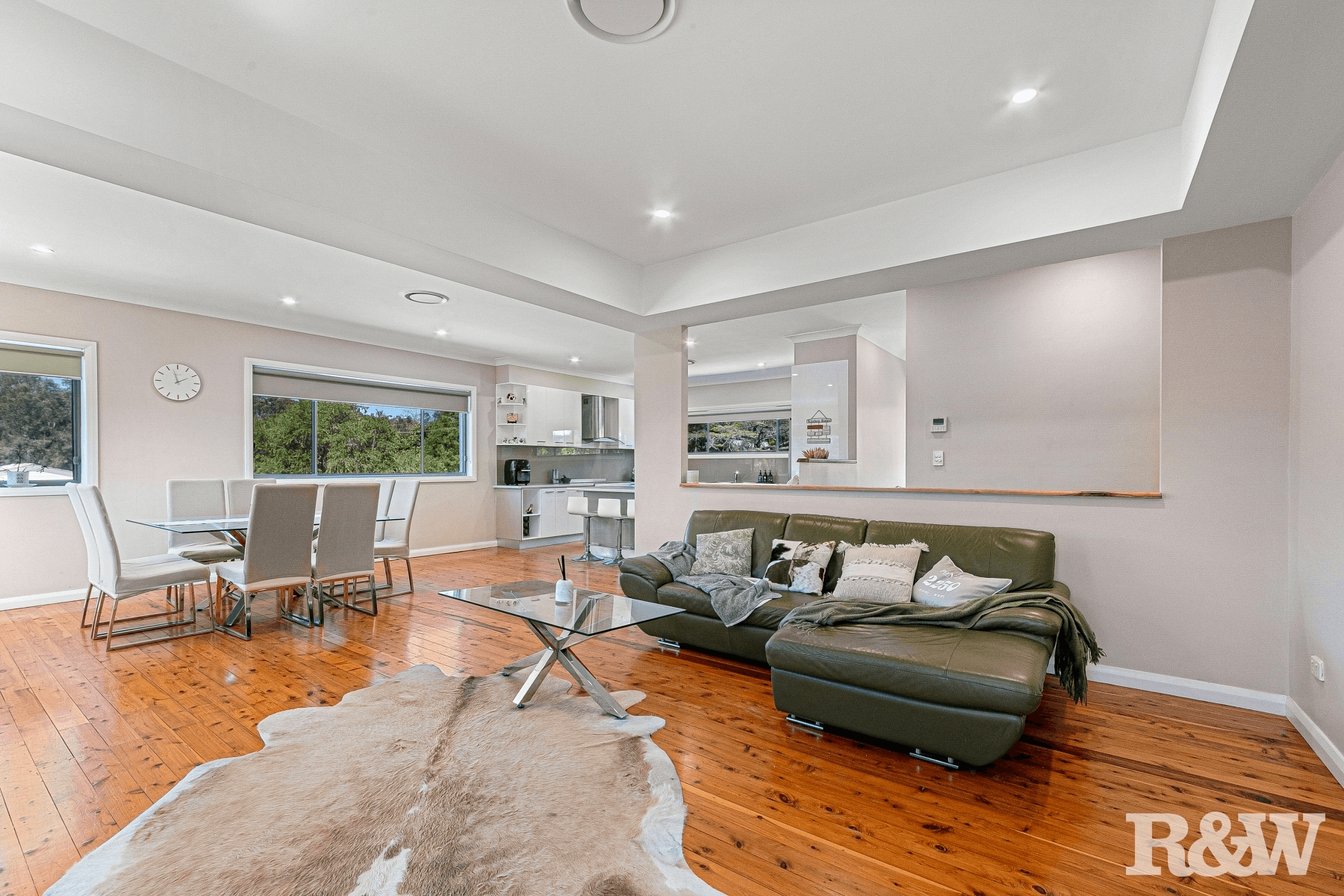 5 Welwyn Grove, Point Clare, NSW 2250