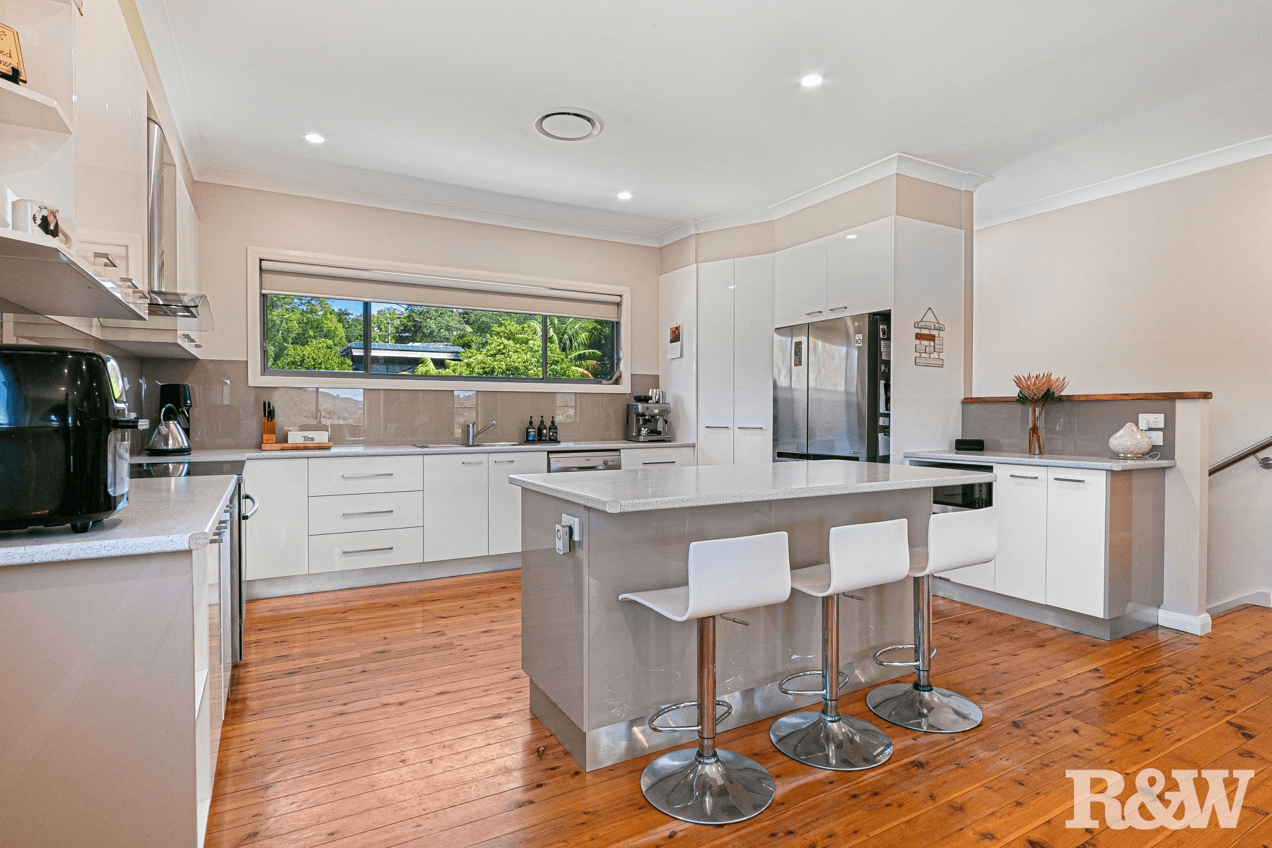 5 Welwyn Grove, Point Clare, NSW 2250